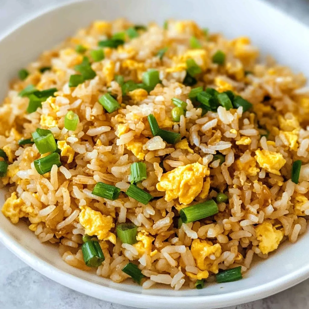 10 min. Easy Egg Fried Rice (only 6 ingredients!)